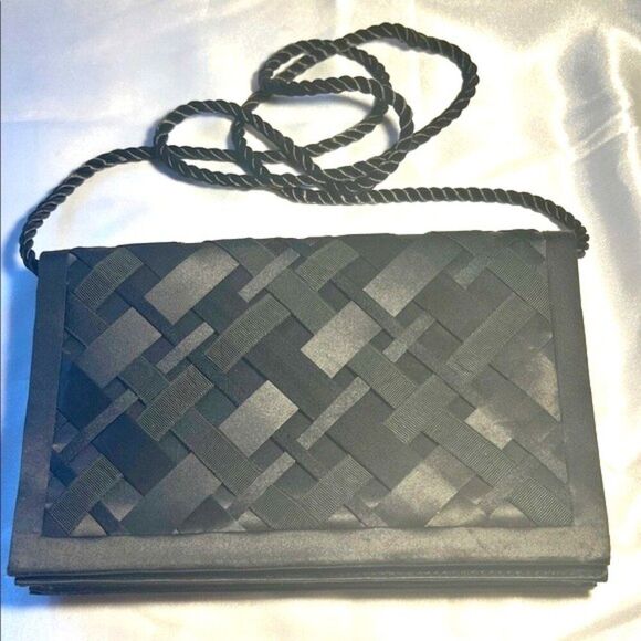 Vintage Whiting and Davis Black Satin  Weave Pattern in a Clutch Style Purse - Picture 1 of 12